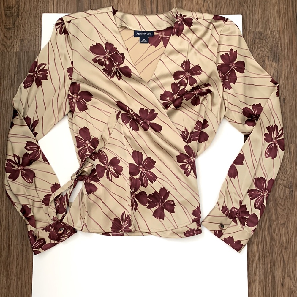 ANN TAYLOR 💯 silk true wrap blouse floral long sleeve tie side top 12